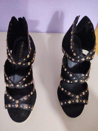 Zapatos-sandalias del nuero 37