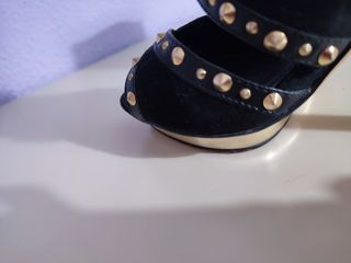 Zapatos-sandalias del nuero 37