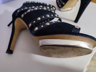 Zapatos-sandalias del nuero 37