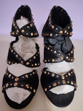Zapatos-sandalias del nuero 37