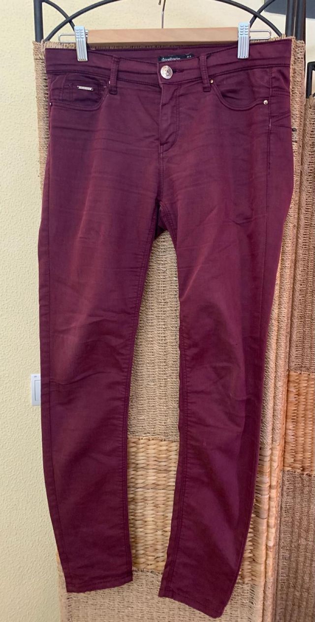 Pantalones de Stradivarius y Zara a 10