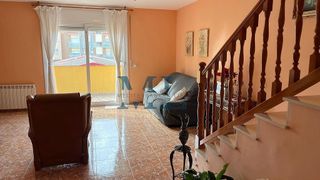 Casa adosada en venta en Santa Maria-Eixample-Sud Sumella en Cubelles
