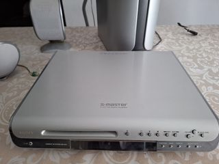 Home cinema con altavoces