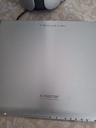 Home cinema con altavoces