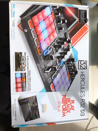 Controladora DJ - Hercules P32