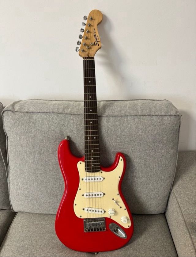 Guitarra electrica squier mini