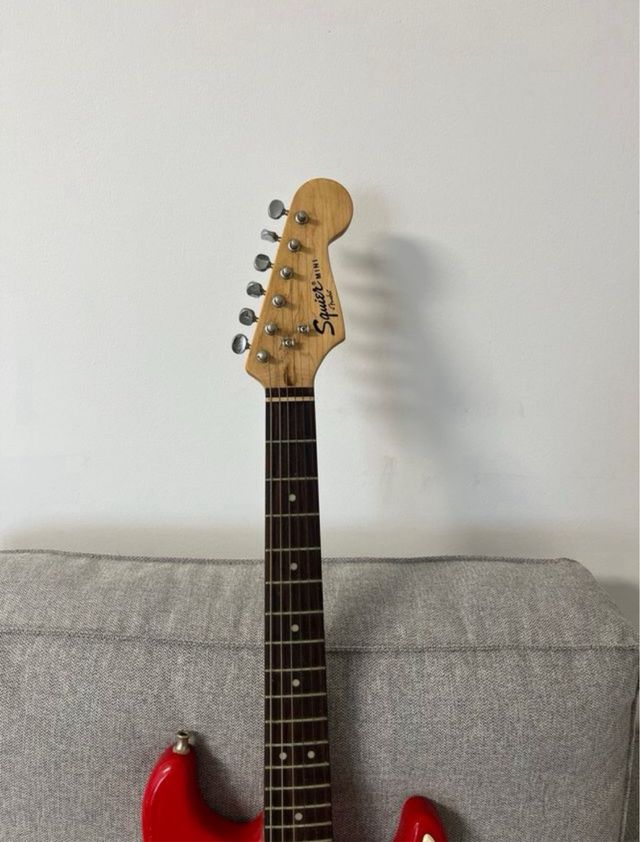 Guitarra electrica squier mini