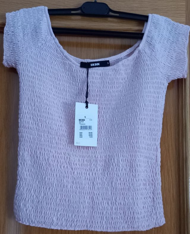 Camiseta top Bik Bok Nueva!