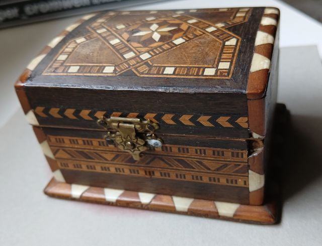 CAJITA de MADERA. TARACEA. VINTAGE