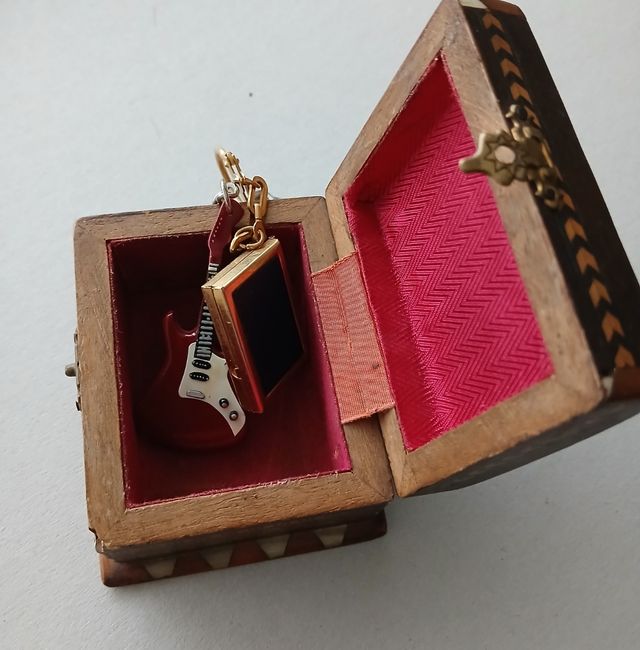 CAJITA de MADERA. TARACEA. VINTAGE