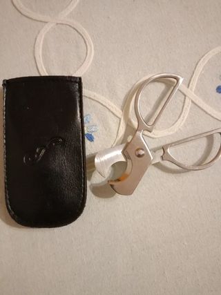 Cortapuros en acero inoxidable con funda