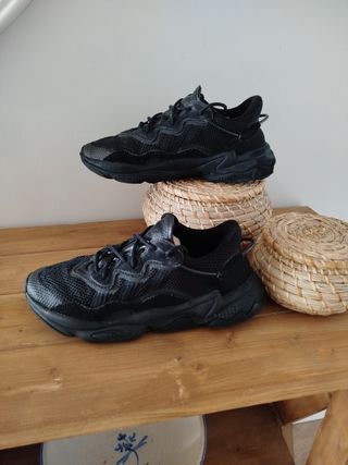 ADIDAS OZWEEGO