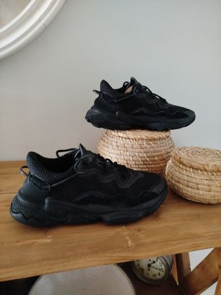 ADIDAS OZWEEGO