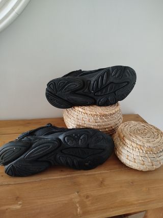 ADIDAS OZWEEGO