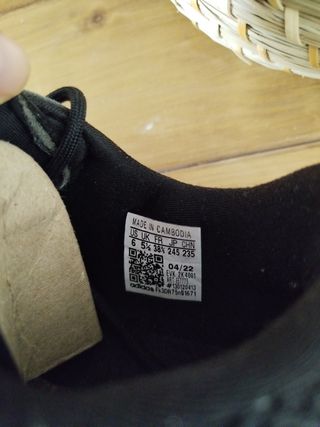 ADIDAS OZWEEGO