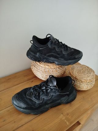 ADIDAS OZWEEGO