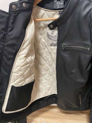 Chaqueta de piel para moto marca Segura