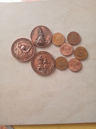 9 medallas conmemorativas