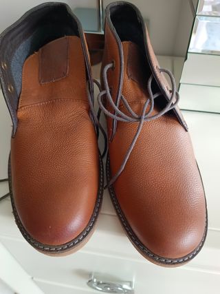 Zapatos chico núm 43  nuevos
