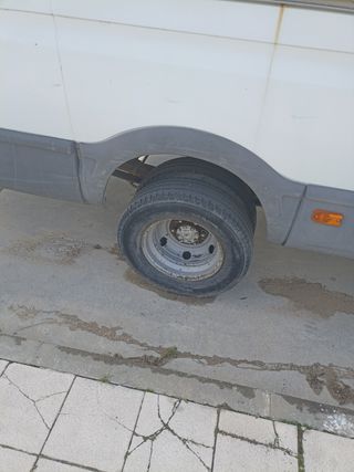 Furgoneta Iveco daily 2.8 año 2000