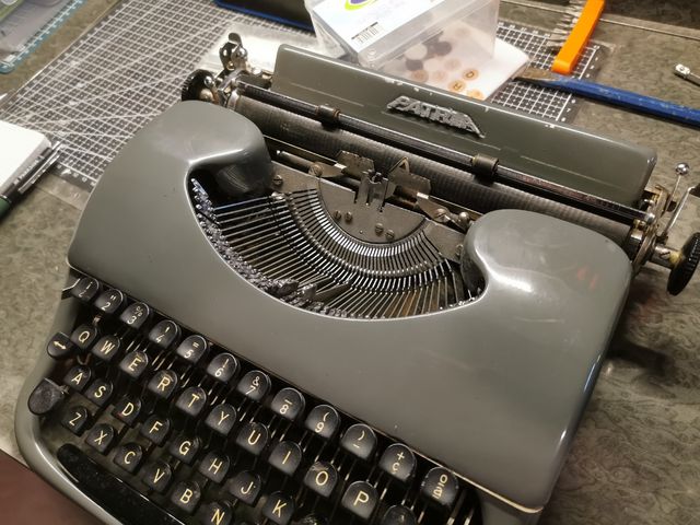 Macchina da scrivere Patria