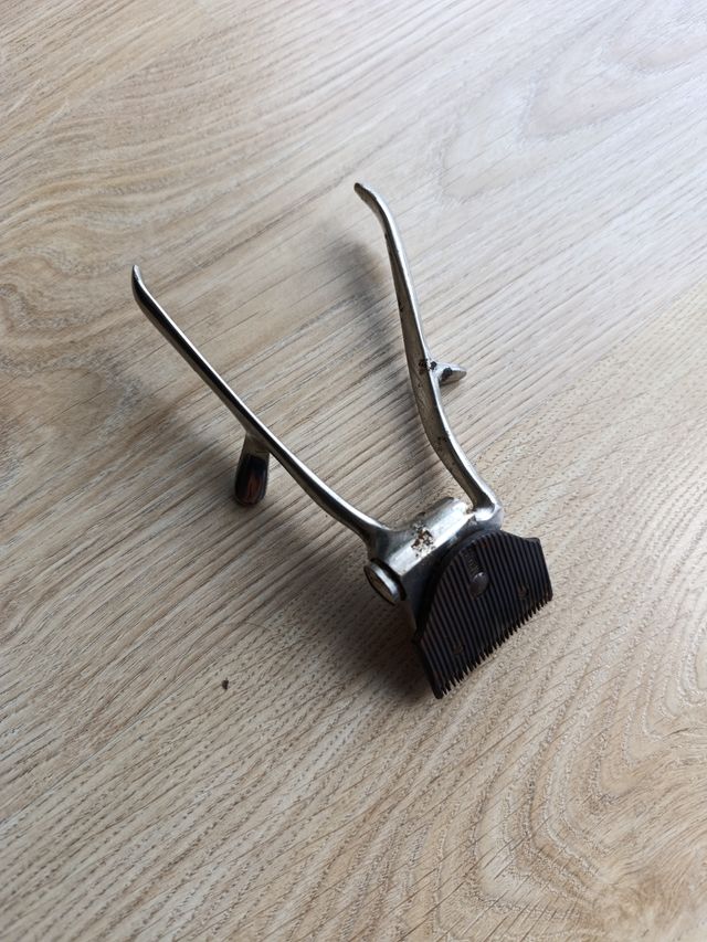 MAQUINA CORTA PELO ANTIGUA