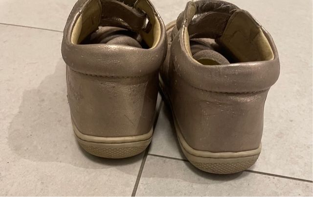 Scarpe naturino taglia 23