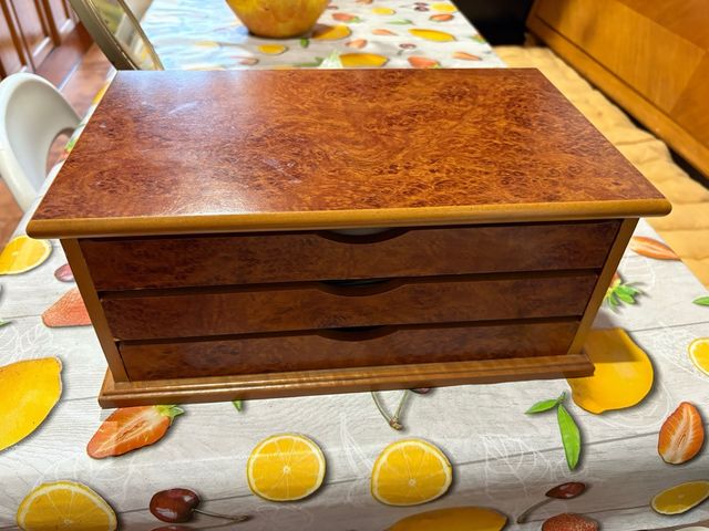 Caja de Madera de Raiz