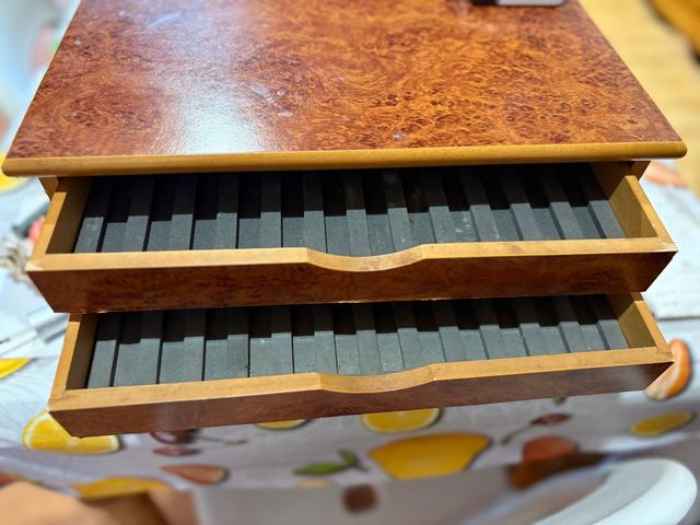 Caja de Madera de Raiz