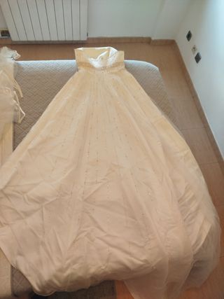 Vestido de Novia con velo