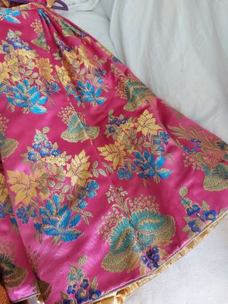 Traje de alicantina siglo XVIII
