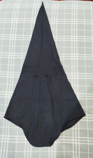 Túnica y capirote