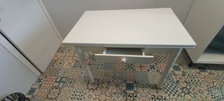 Tavolo e sgabelli allungabili