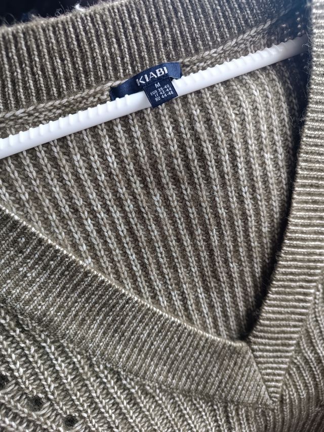 Jersey de punto cuello pico