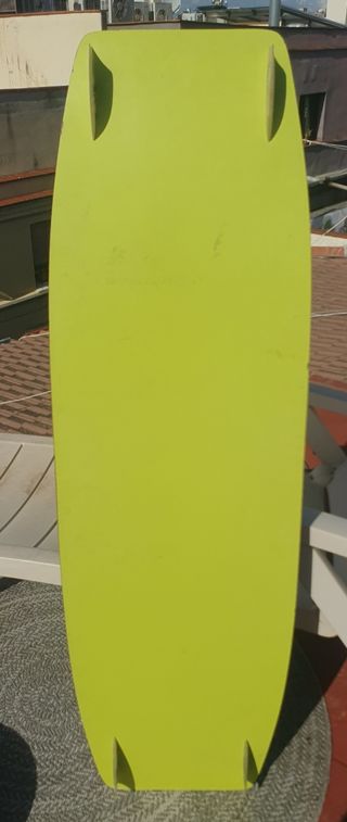 Kiteboard en muy buena estado 141×41 / Sin correas