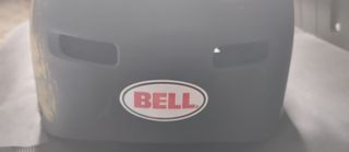 Casco Marca Bell Con Ilustración Santacruz