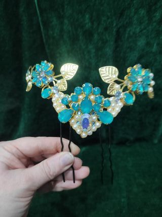 peineta/ tocado de cristales verde