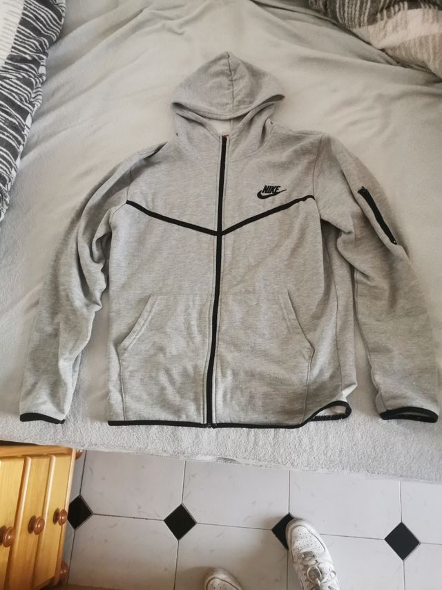 Chaqueta Nike gris