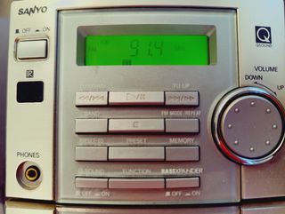 Mini Cadena de Sonido SANYO