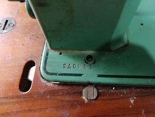 Maquina de coser antigua