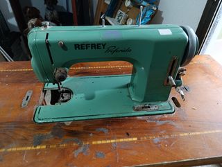 Maquina de coser antigua