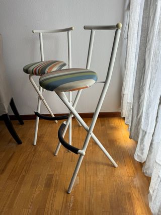 2 taburete alto plegable
medidas en la foto 