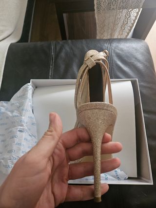 Tacones-sandalia GUESS