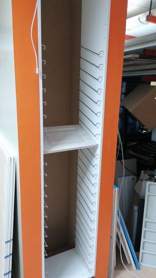 Expositor de puertas.