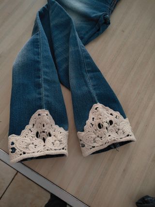 Pantalone jeans.estivo bimba 5anni