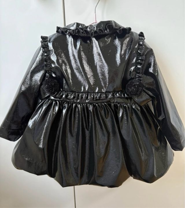 Chubasquero charol Lolittos