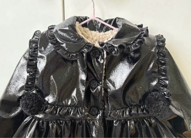 Chubasquero charol Lolittos