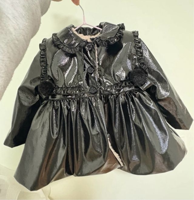 Chubasquero charol Lolittos