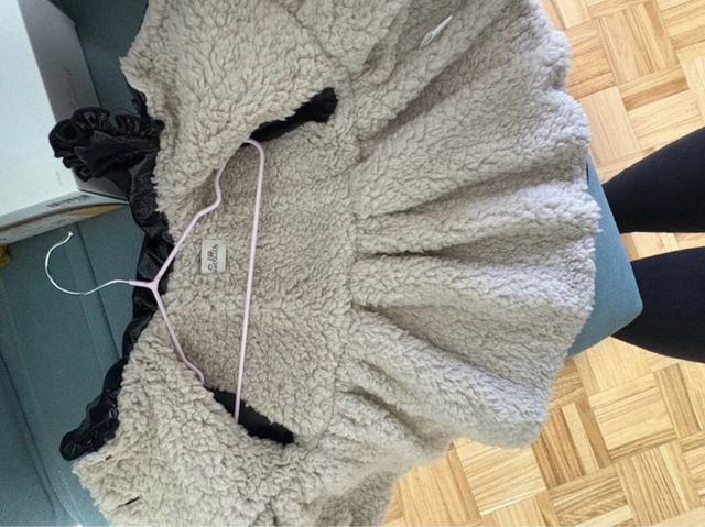 Chubasquero charol Lolittos