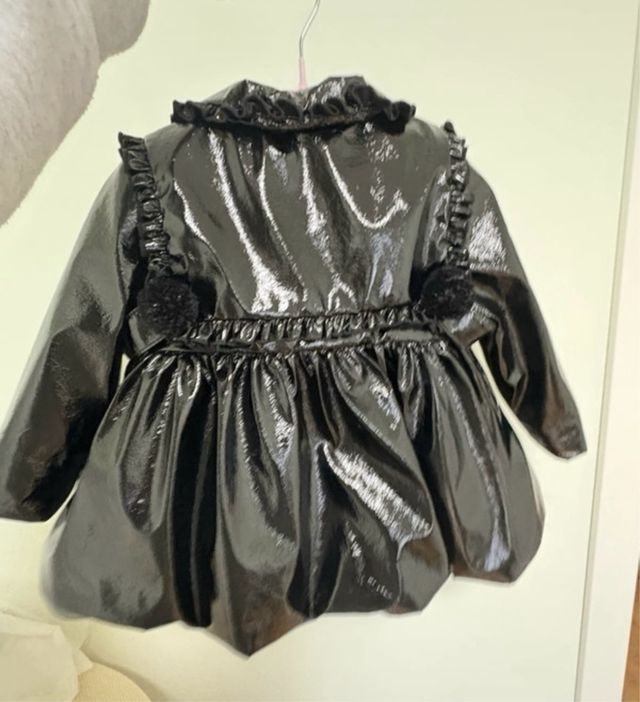 Chubasquero charol Lolittos